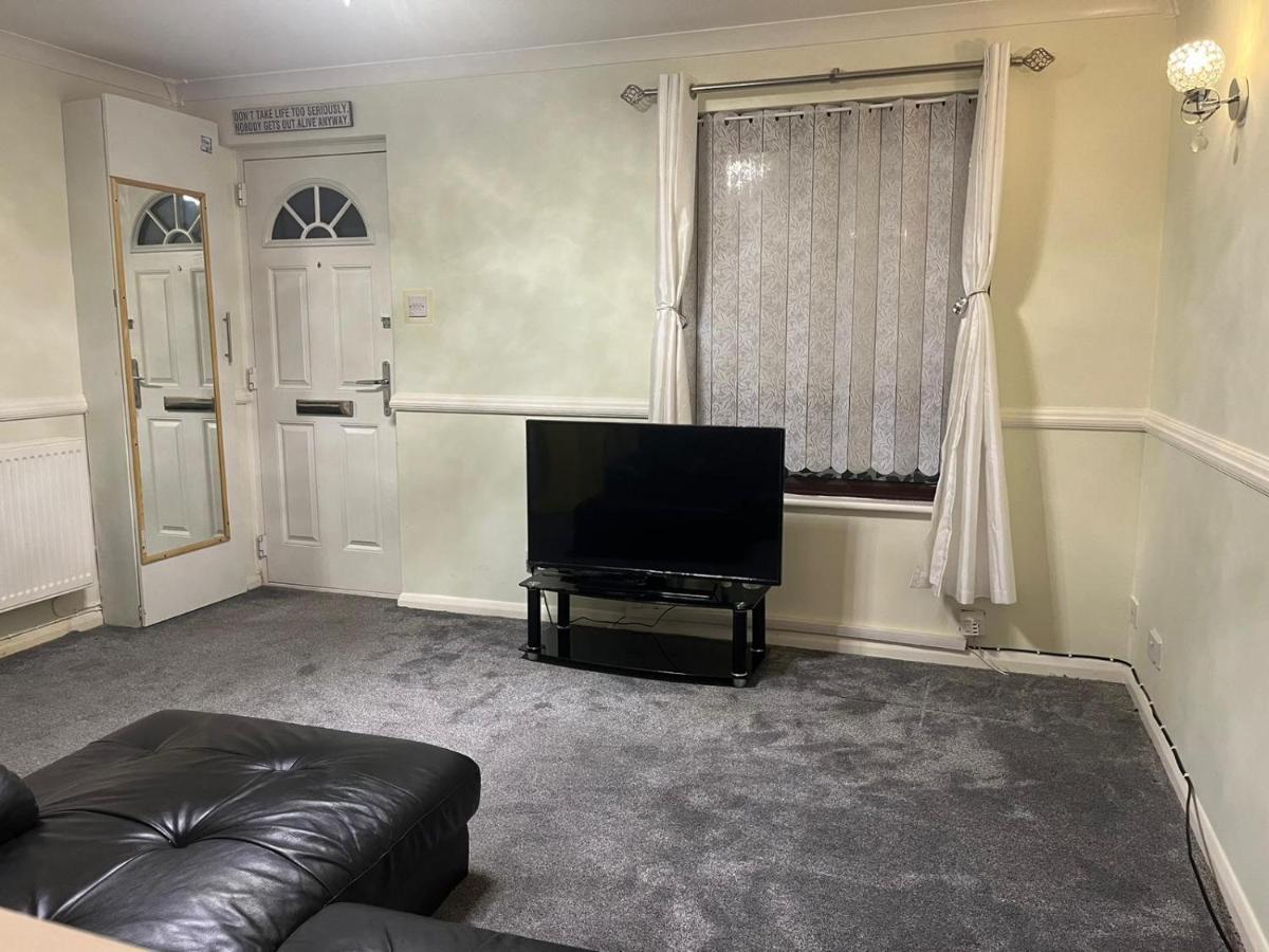 London 1 Bed Cosy House Apartment Norwood Bagian luar foto